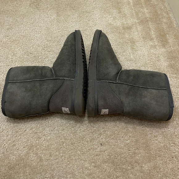 UGG Australia Classic Short Boots Size 8 Color Grey - Picture 5 of 10